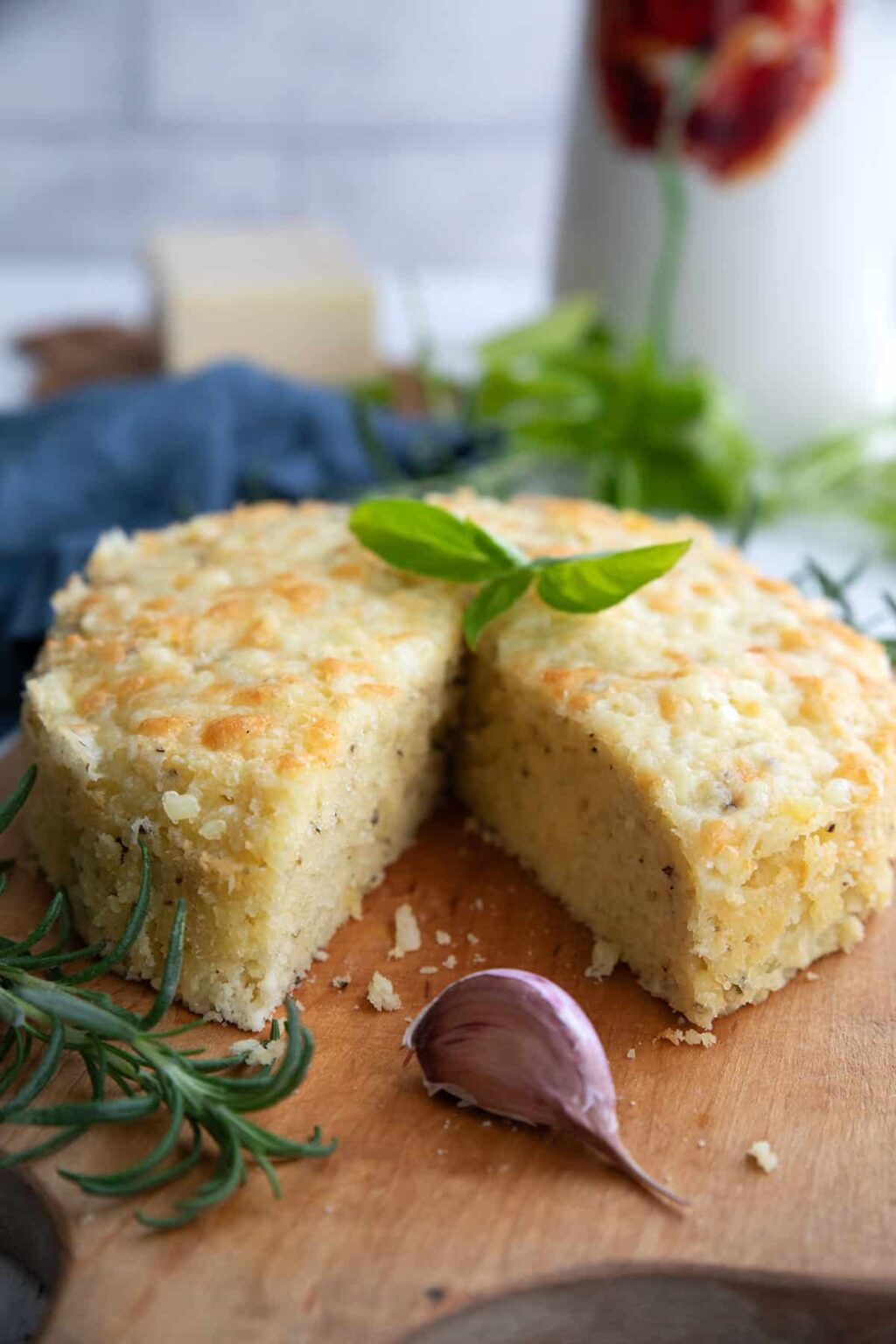 Keto Garlic Cheese Bread