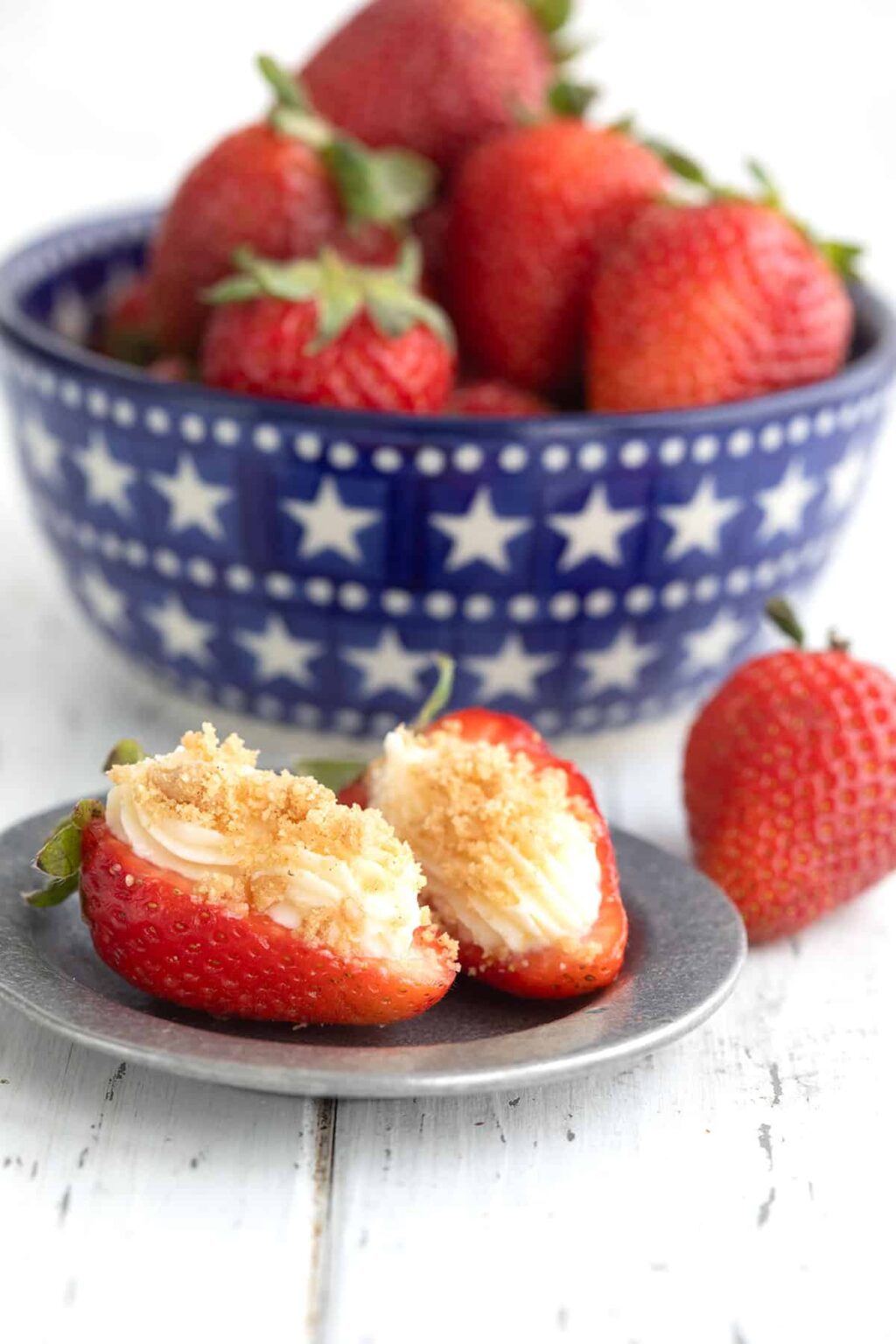 Cheesecake Stuffed Strawberries