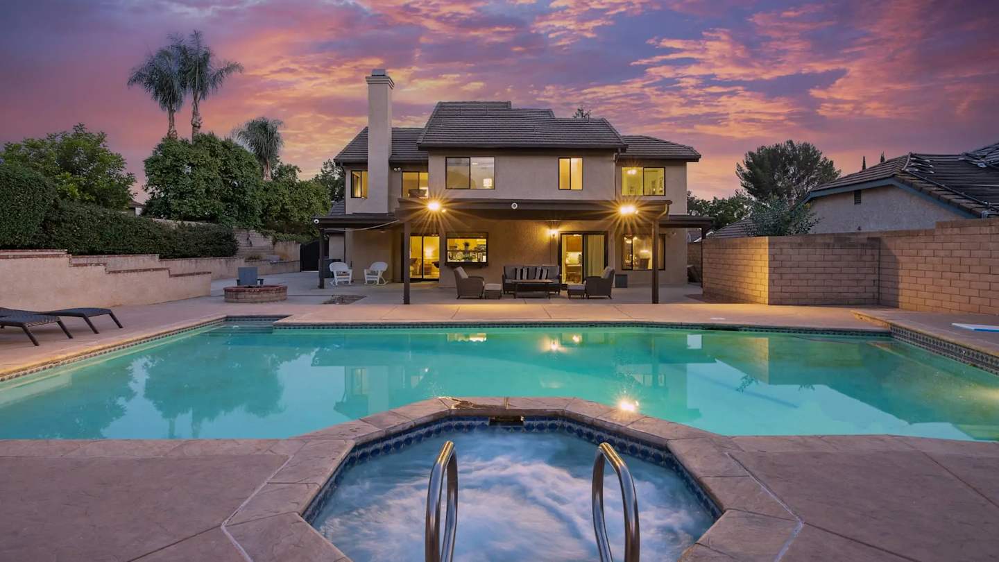 You Can Book a Haunted Stay at the Real ‘Poltergeist’ House