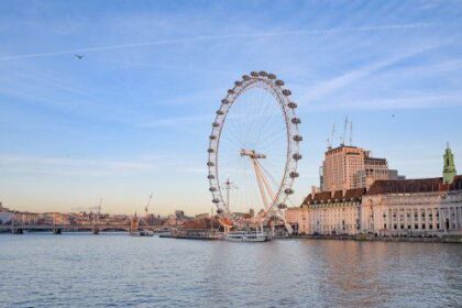 10 Iconic “Temporary” Structures That Still Stand Today