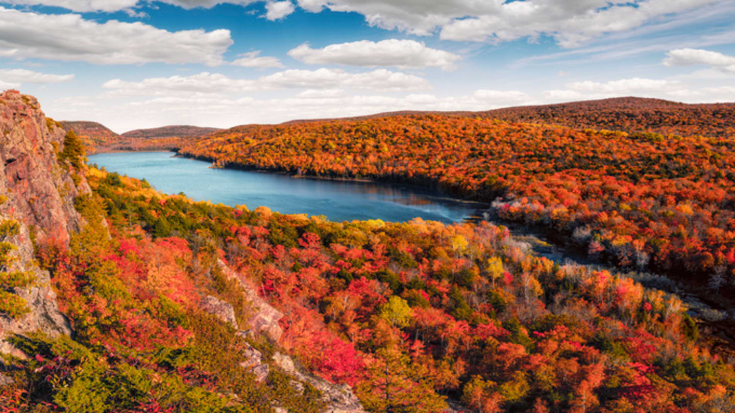 15 Incredible Fall Foliage Destinations Around the World