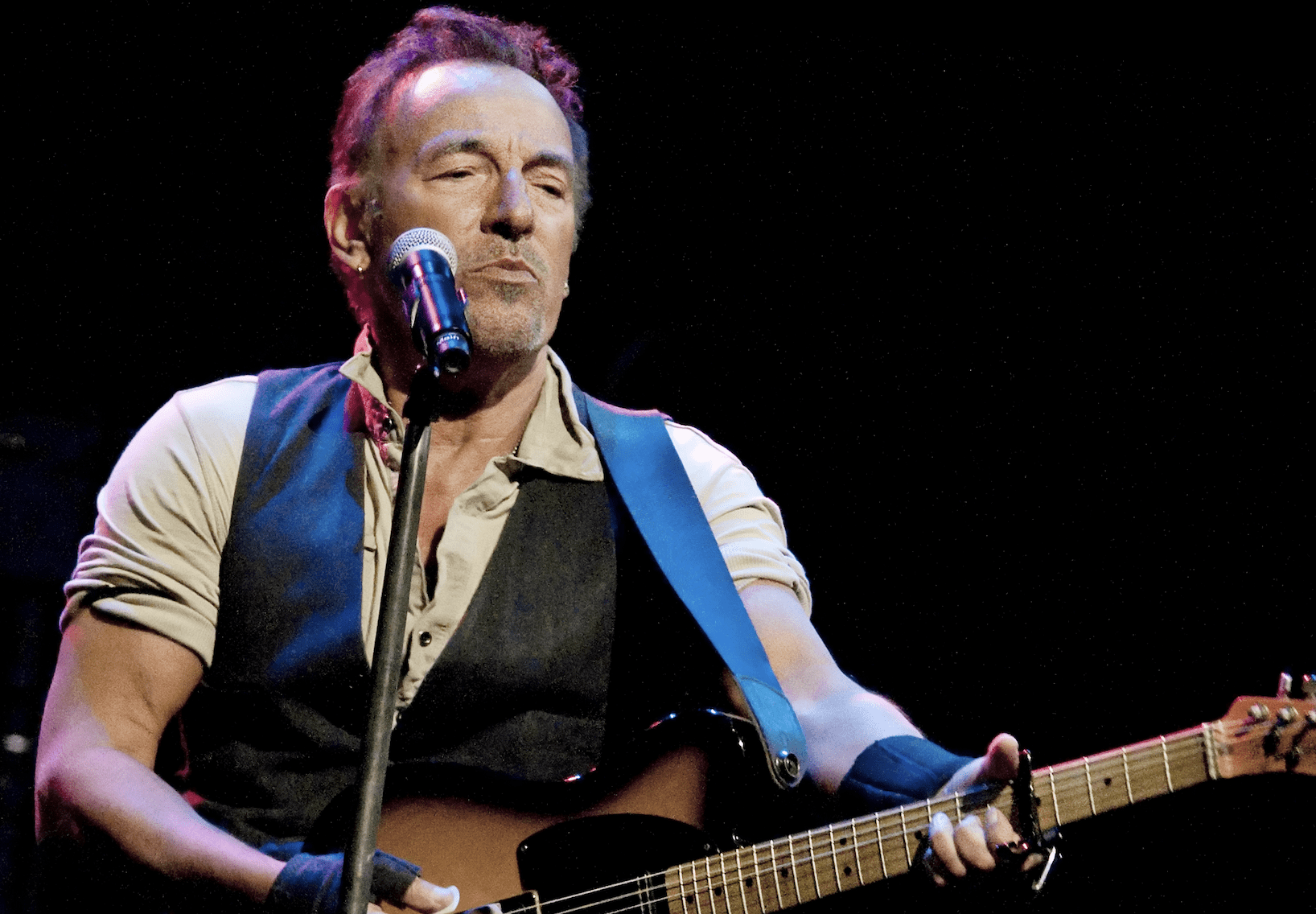 10 ‘Patriotic’ Songs That Actually Criticize America