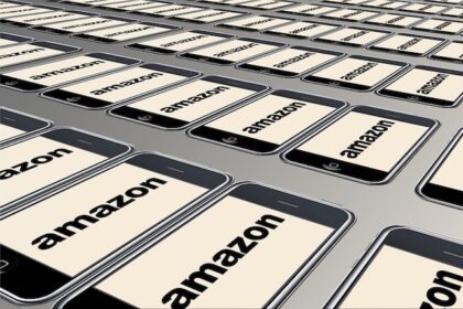10 Horrifying Things That Happen in Amazon Warehouses