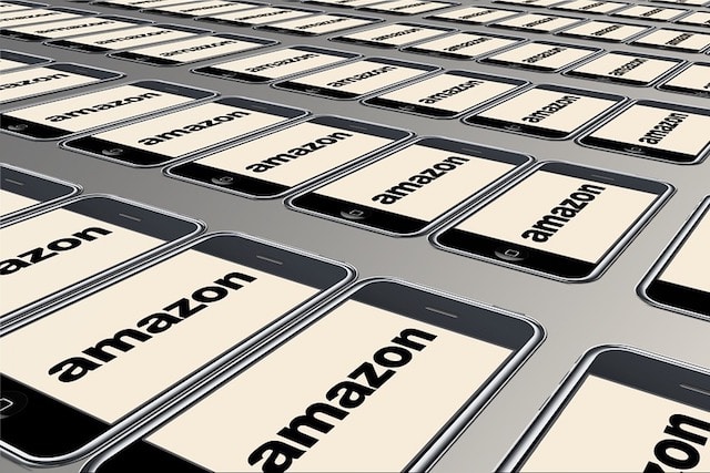 10 Horrifying Things That Happen in Amazon Warehouses