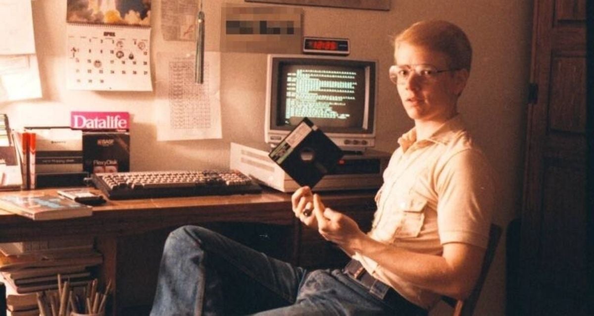 44 Nostalgic Photos Of Vintage Computers From Decades Past