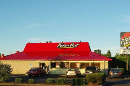 25 Cheesy Facts About Pizza Hut to Feed Your Curiosity