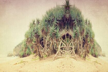 10 Deserted Islands With Bizarre and Forgotten Histories