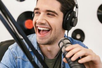 10 Disc Jockeys Who Barricaded Themselves in the Studio