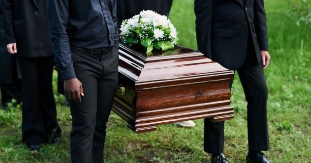 10 Unbelievable Reasons for Why People Faked Their Own Deaths