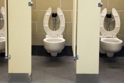 10 Bizarre & Heartbreaking Stories Straight from the Restroom