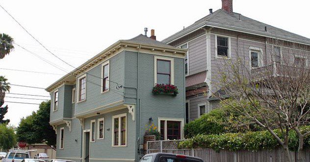 The Crazy Stories Behind 10 Legendary Spite Houses