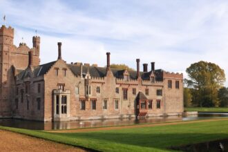 6 Romantic European Cities for a Regency-Era Fantasy