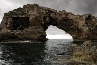 10 Travel Experiences Featuring Awe-Inspiring Arches