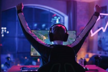 10 Funny Tutorials in Games