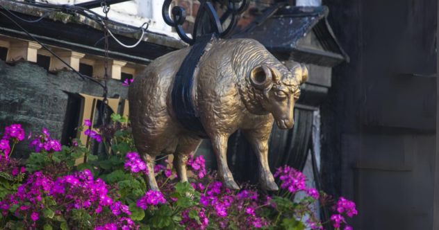 10 of the Most Disturbingly Haunted Public Houses in the UK