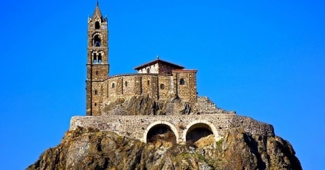 10 Old Structures That Are Really Difficult to Reach