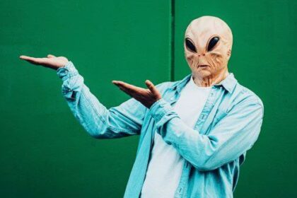 10 Prominent Ufologists Who Were Actually Fakes