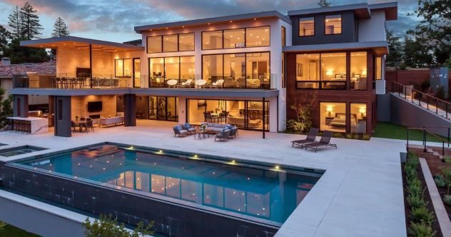 Ten Celebrities Who Straight-Up Lied on Home Tours