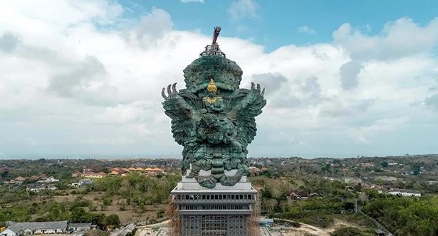 10 Intriguing Stories Surrounding The World’s Tallest Statues