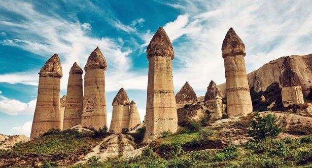 10 Historical Images of Tourist Attractions