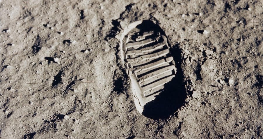 44 Vintage NASA Photos That Define The Space Age