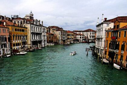 10 Major Cities Being Swallowed by the Earth