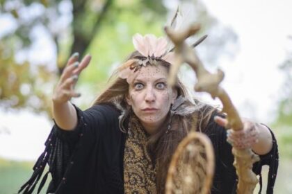 10 Female Partners of Cult Leaders and Their Fates