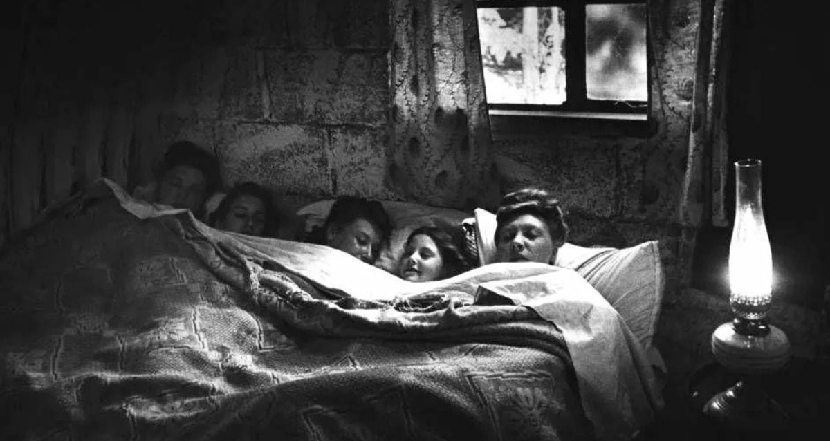 Did Humans Used To Sleep In Two Stretches?