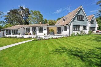 Simple Lawn Fixes That Boost Curb Appeal Fast