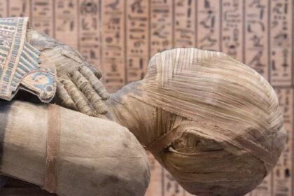 10 Creepy Historical Facts You Were Never Taught in School